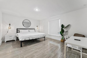 Contemporary 3-bed,2-bath Home, Downtown Wpb!